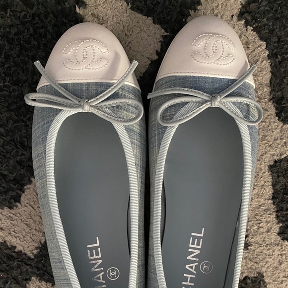 CHANEL Shoes - New auth Chanel ballet flats sz 37